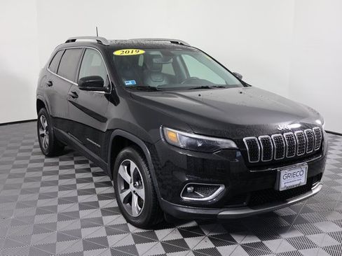 Used 2019 Jeep Cherokee Limited image 1