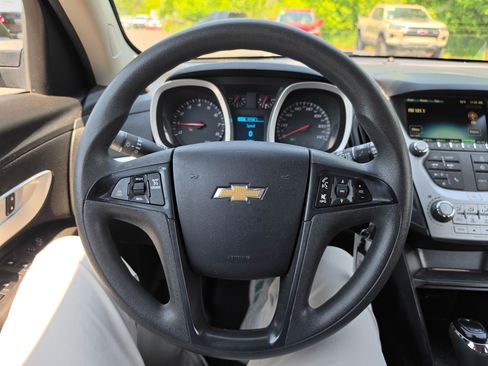 Used 2017 Chevrolet Equinox LS AWD/4WD image 13