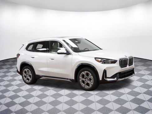 Used 2025 BMW X1 xDrive28i w/ Convenience Package image 4