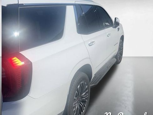 Certified 2025 GMC Yukon Elevation w/ Elevation Premium Package image 9