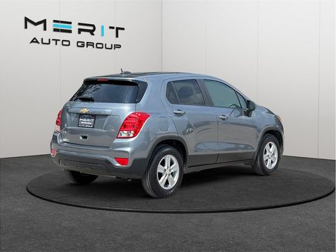 Used 2020 Chevrolet Trax LS w/ Tint and Cruise Package FWD image 9