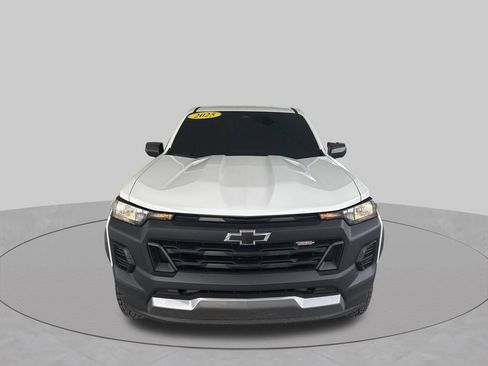 Used 2025 Chevrolet Colorado Trail Boss AWD/4WD image 9