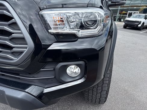 Used 2023 Toyota Tacoma TRD Off-Road w/ Technology Package AWD/4WD image 10