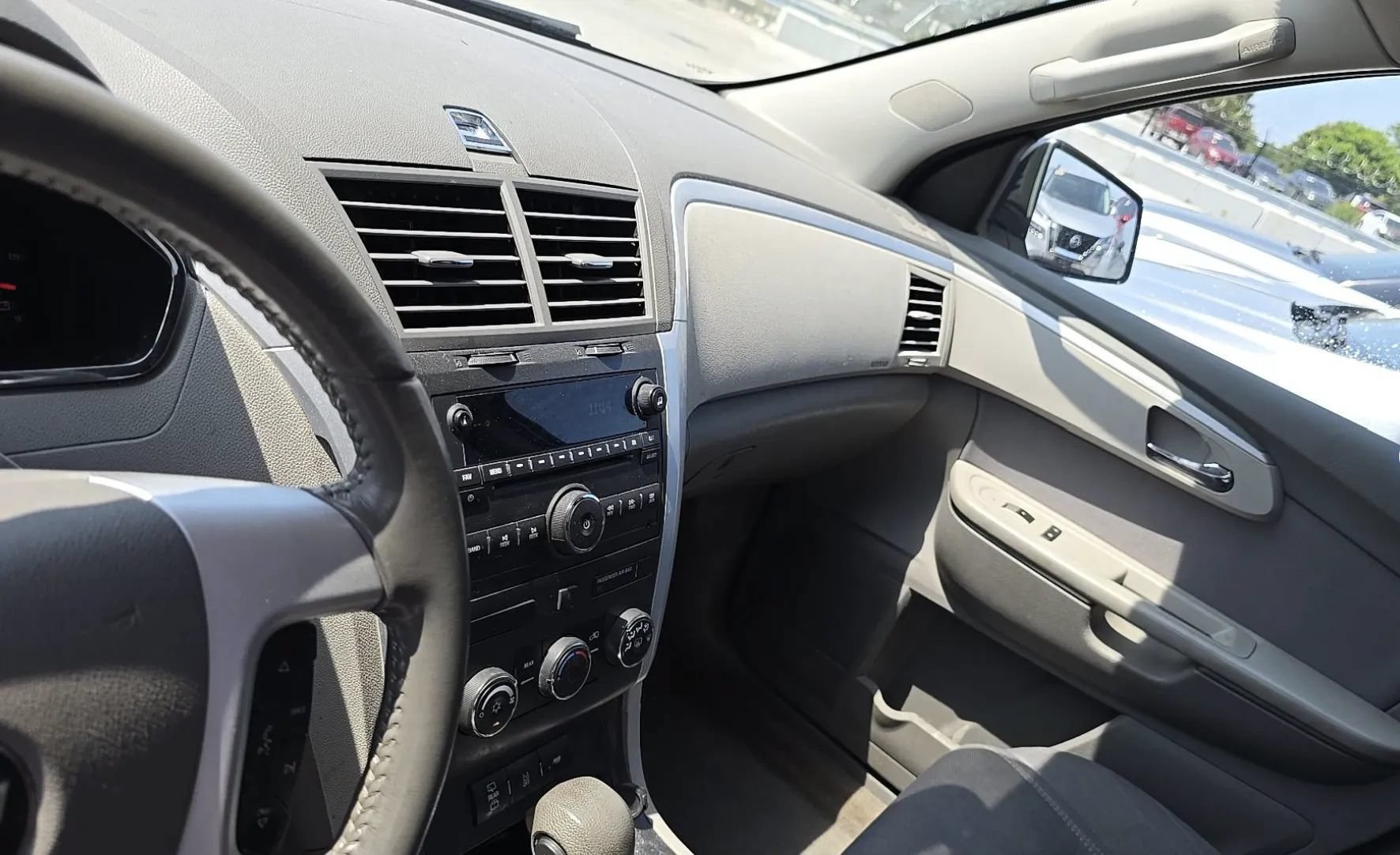 Used 2012 Chevrolet Traverse LS FWD image 4