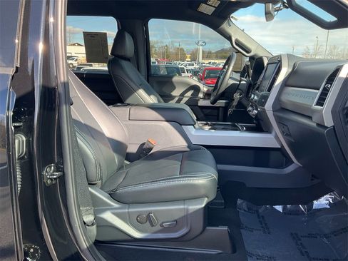 Used 2022 Ford F250 Lariat w/ Chrome Package image 12