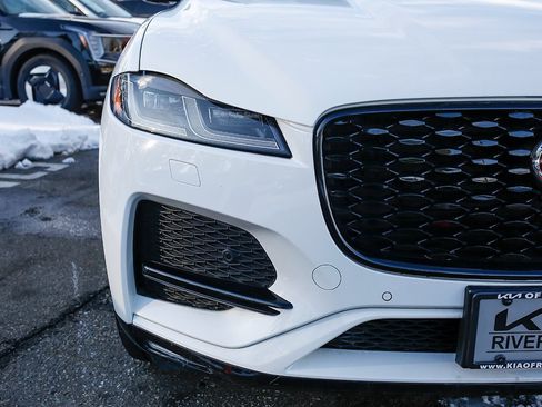 Used 2022 Jaguar F-PACE S image 14