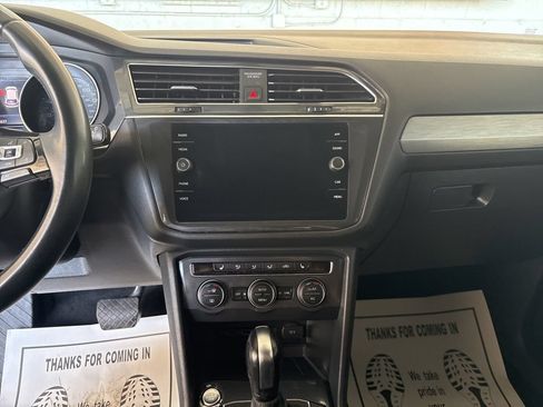 Used 2020 Volkswagen Tiguan SE FWD image 14