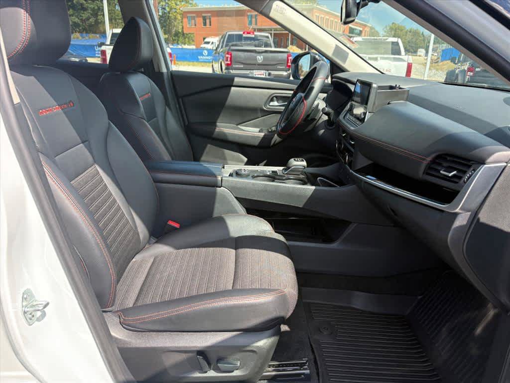 Used 2025 Nissan Rogue SV w/ Rock Creek Premium Package AWD/4WD image 6