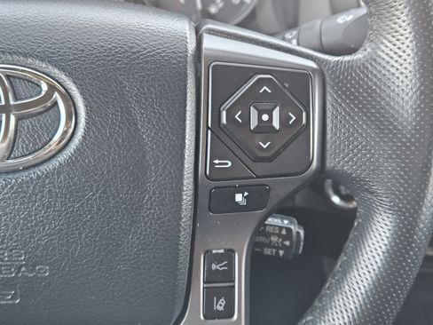 Used 2019 Toyota Tacoma TRD Off-Road w/ Technology Package image 28