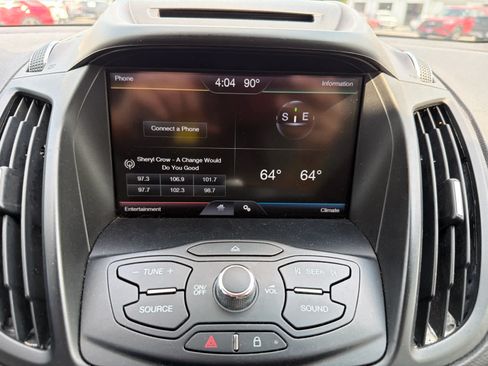 Used 2015 Ford Escape SE w/ Equipment Group 201A FWD image 19