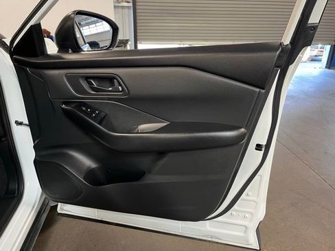 Used 2024 Nissan Rogue S FWD image 12