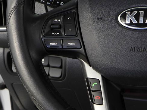 Used 2016 Kia Rio SX image 29