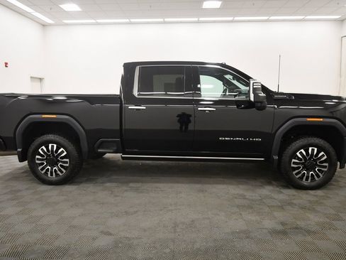 Used 2024 GMC Sierra 2500 Denali Ultimate image 9