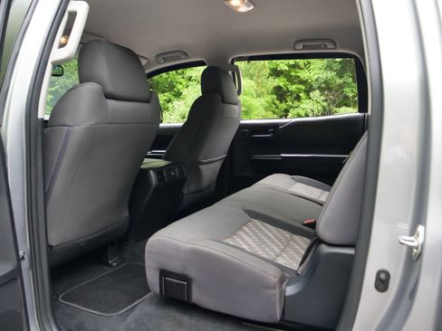 Used 2018 Toyota Tundra SR5 w/ TRD Off Road Package AWD/4WD image 27