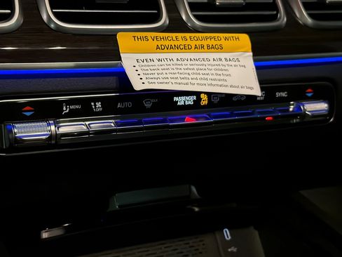 New 2026 Mercedes-Benz GLS 580 4MATIC image 21