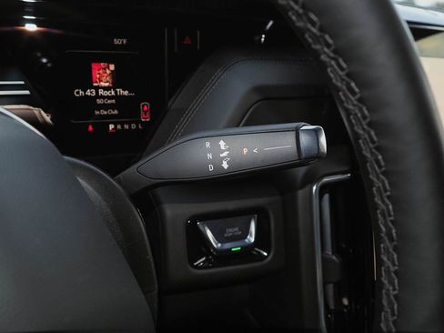 Used 2025 GMC Yukon XL Denali image 36