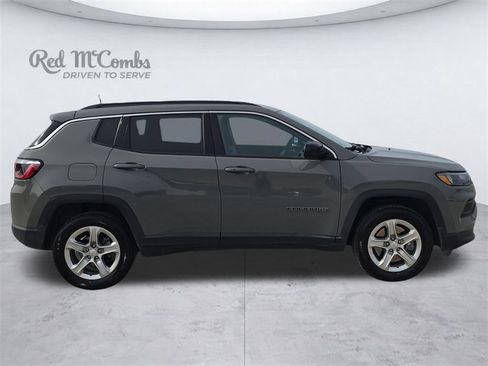 Used 2023 Jeep Compass Latitude w/ Convenience Group AWD/4WD image 8
