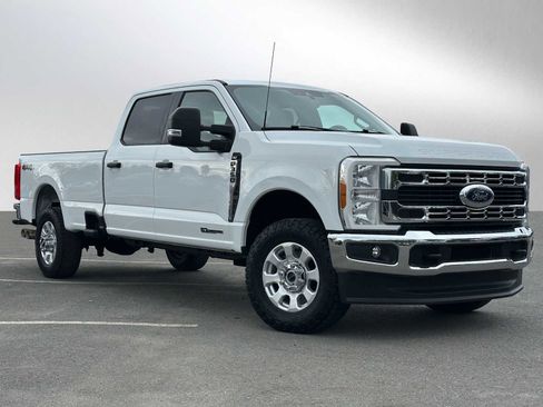 Used 2023 Ford F350 XLT image 1