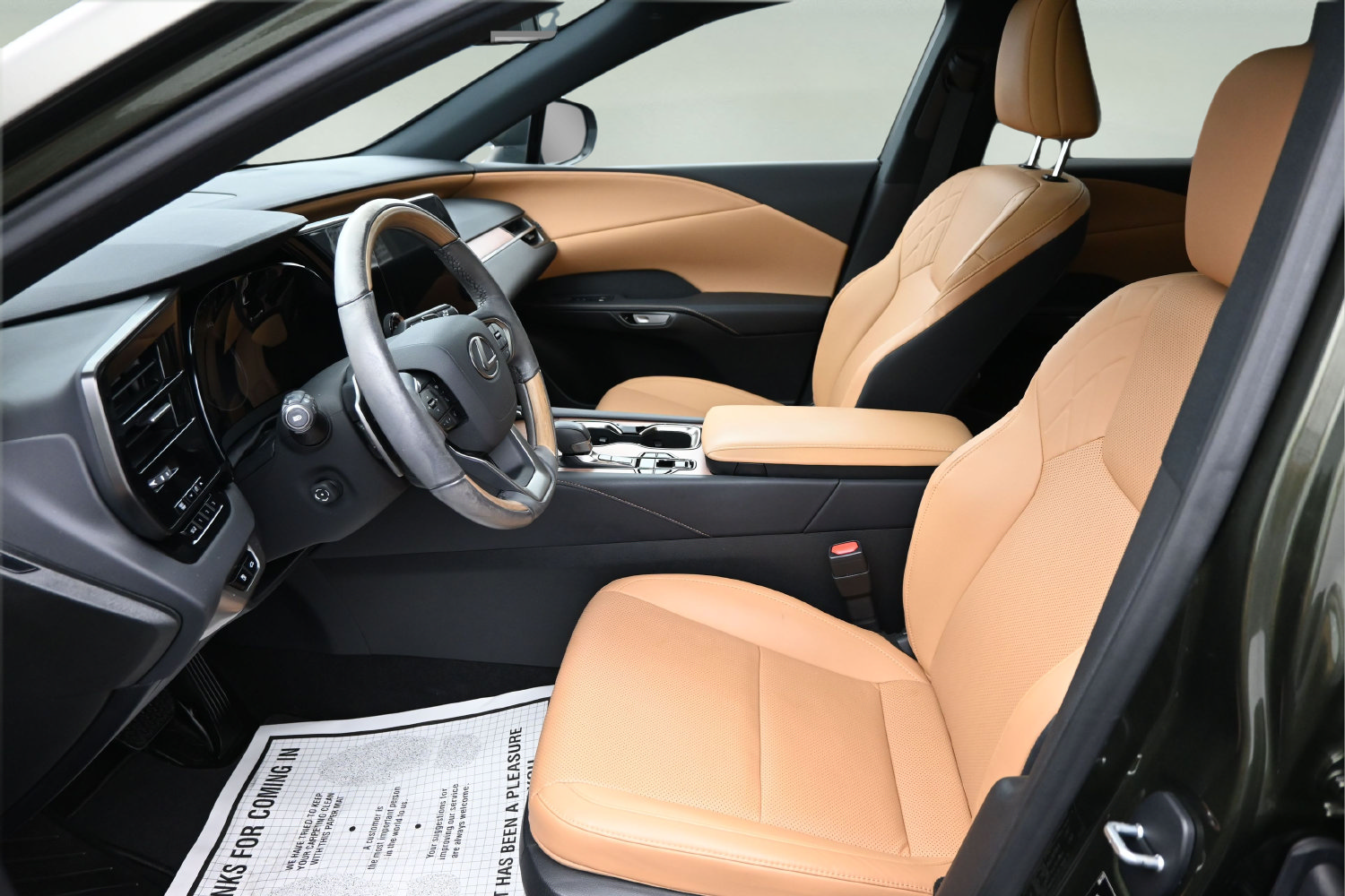 Used 2024 Lexus RX 350 Premium w/ Accessory Package AWD/4WD image 15