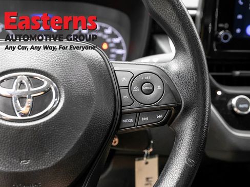 Used 2025 Toyota Corolla LE FWD image 15