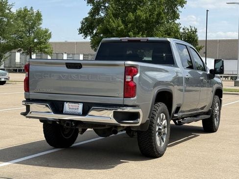 Used 2024 Chevrolet Silverado 2500 LT AWD/4WD image 4