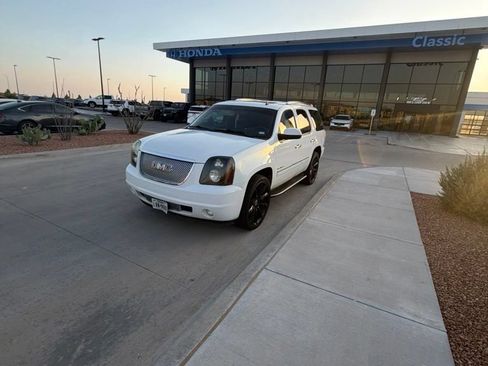 Used 2010 GMC Yukon Denali RWD image 8