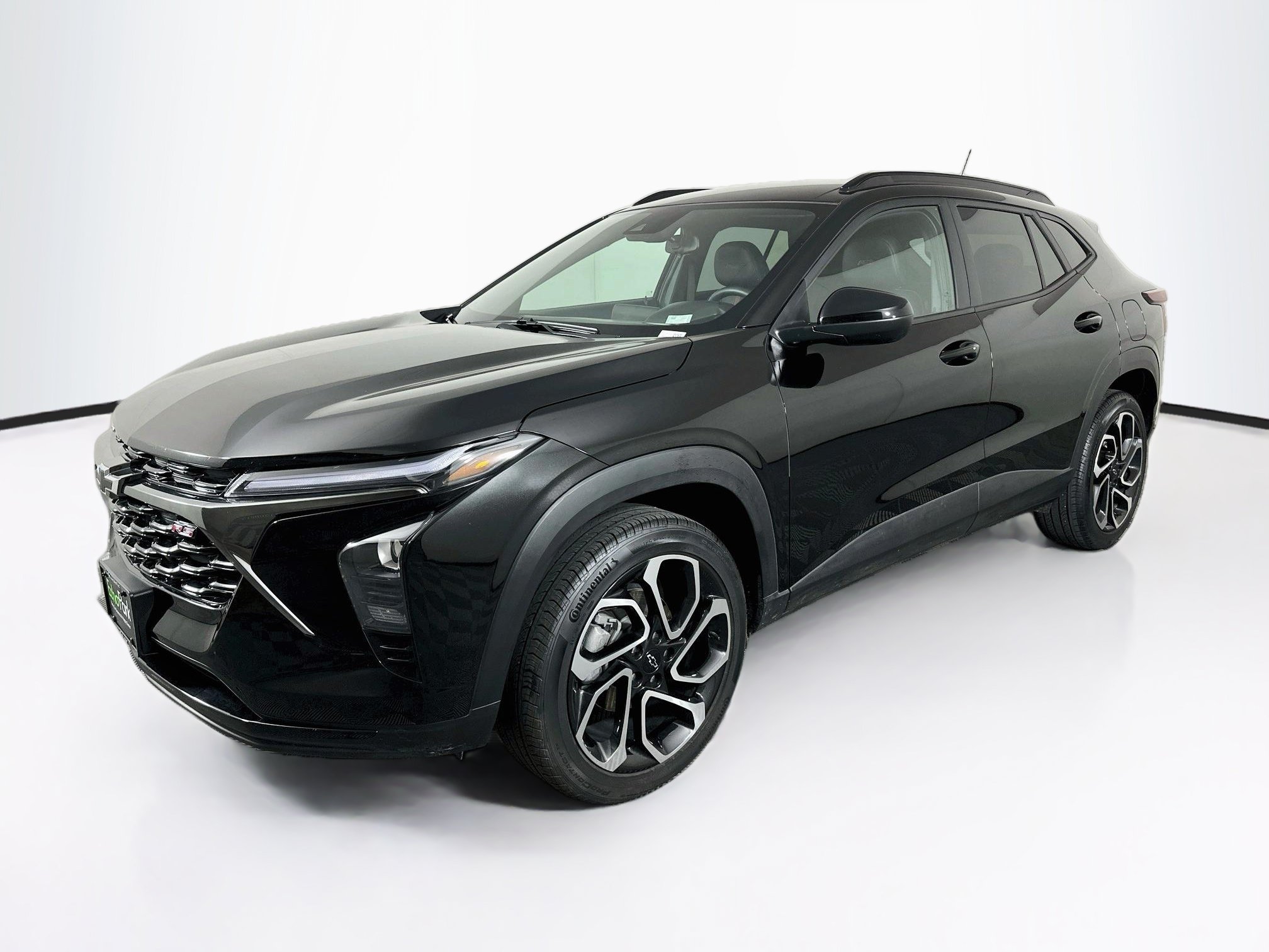 Used 2025 Chevrolet Trax RS w/ Driver Confidence Package FWD image 3