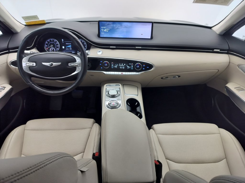 Used 2023 Genesis GV70 2.5T w/ Select Package AWD/4WD image 11