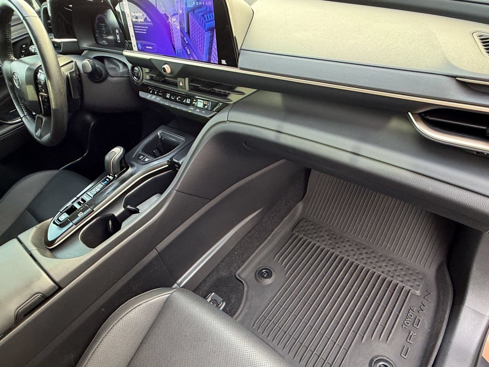 Certified 2023 Toyota Crown Platinum AWD/4WD image 35