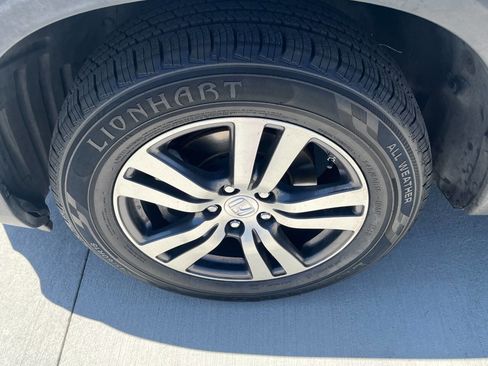 Used 2017 Honda Pilot EX image 13