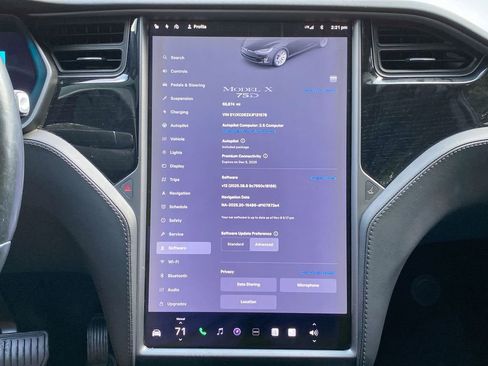 Used 2018 Tesla Model X 75D image 26