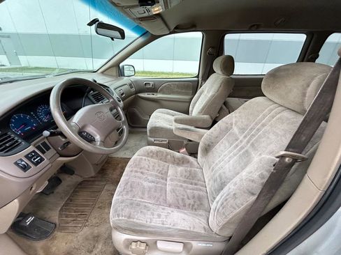 Used 2002 Toyota Sienna LE image 32