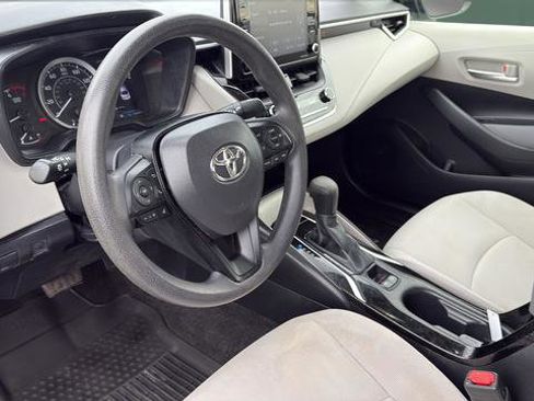 Used 2021 Toyota Corolla LE image 14
