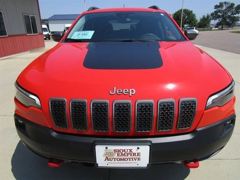 Used 2021 Jeep Cherokee Trailhawk w/ Premium Leather Package image 5