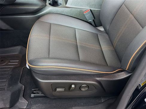 Used 2024 GMC Canyon AT4 w/ Technology Package image 20