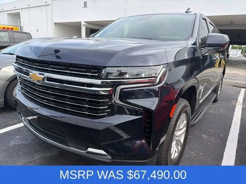Used 2024 Chevrolet Suburban LT RWD image 2