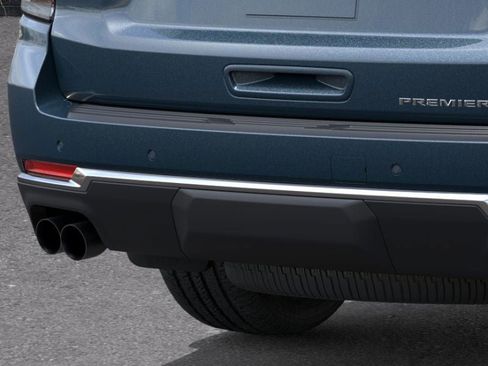 New 2025 Chevrolet Suburban Premier image 38