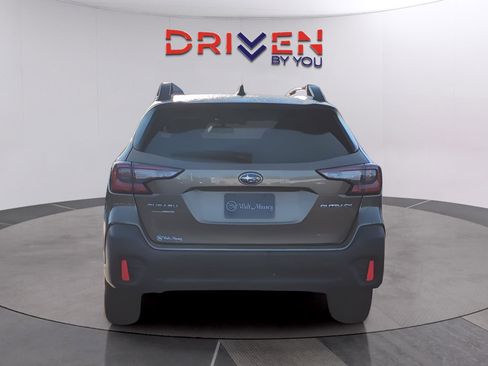 Used 2022 Subaru Outback Premium image 4