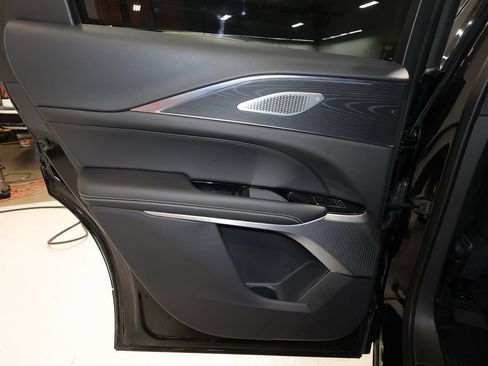 Certified 2025 Cadillac Lyriq Luxury AWD/4WD image 21