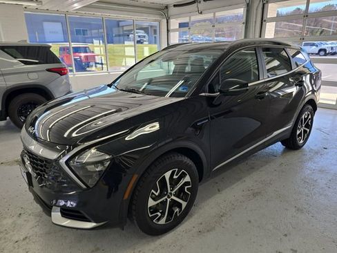 Used 2023 Kia Sportage EX image 2