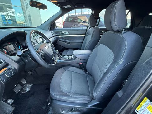 Used 2018 Ford Explorer XLT image 12