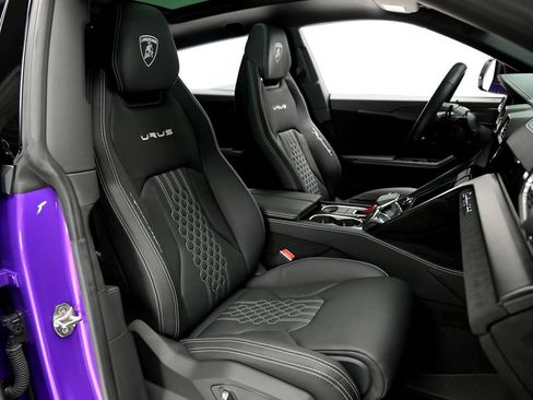 Used 2024 Lamborghini Urus Performante AWD/4WD image 15