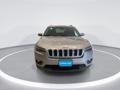 Used 2019 Jeep Cherokee Latitude Plus image 3