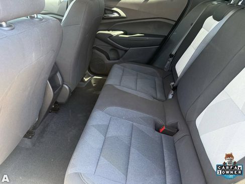 Used 2025 Chevrolet Trax LS FWD image 25