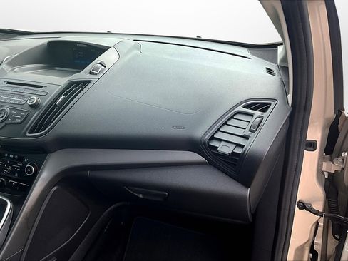 Used 2017 Ford C-MAX SE image 21