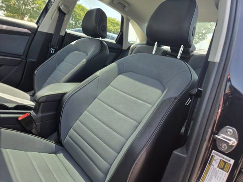 Used 2025 Volkswagen Jetta SE FWD image 10