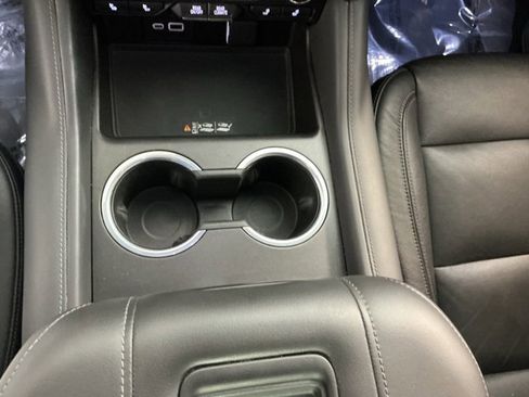 Used 2021 Chevrolet Tahoe LT w/ LT Signature Package image 29