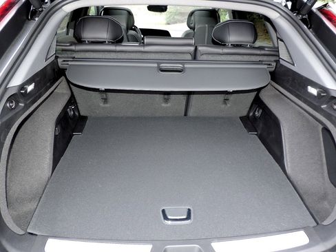 New 2026 Cadillac Optiq Luxury 2 image 13