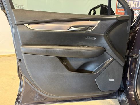 Used 2018 Cadillac XT5 Luxury image 17