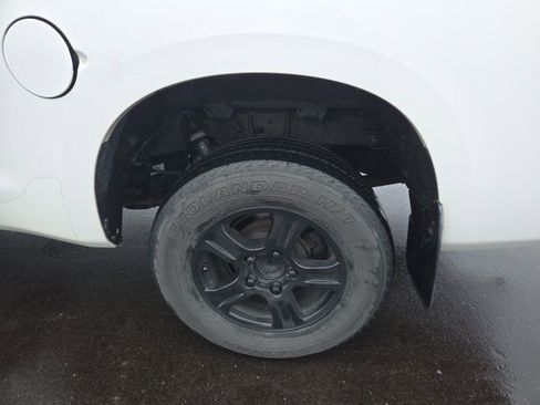 Used 2011 Toyota Tundra 4x4 Double Cab w/ Tow Pkg image 12